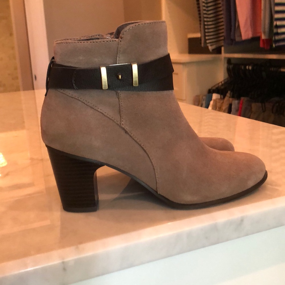 Taupe Suede Giani Bernini Ankle Zip Booties, 7.5